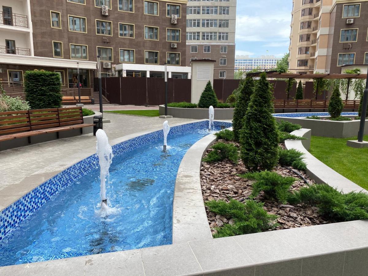 Razor Apartment With Terrace, Kamanina Odesa Exterior photo