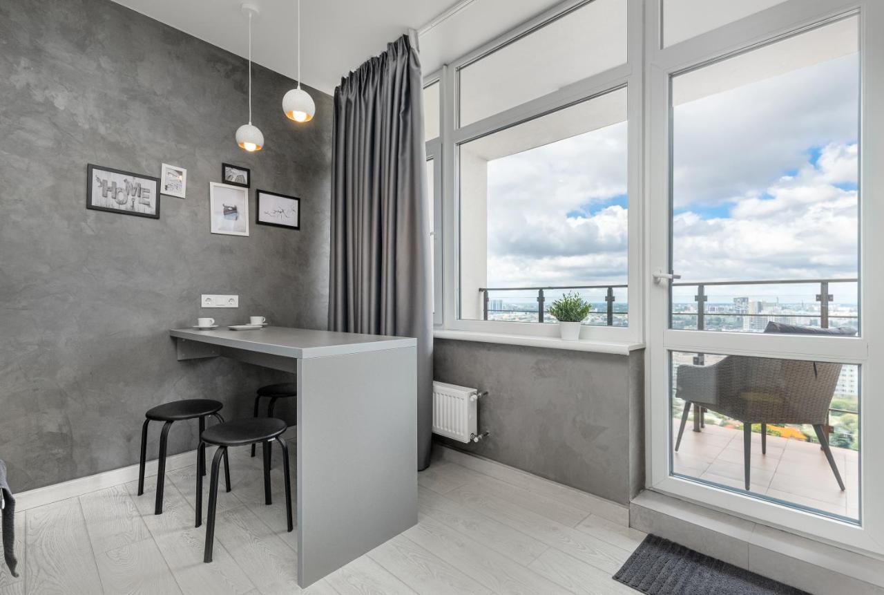 Razor Apartment With Terrace, Kamanina Odesa Exterior photo